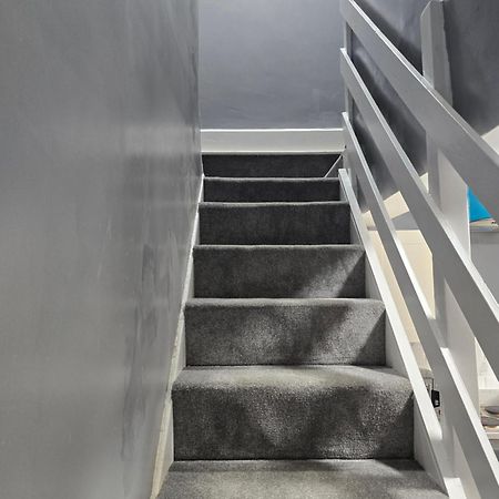 Manchester - House - Sleeps 6 - Parking - Garden Luaran gambar
